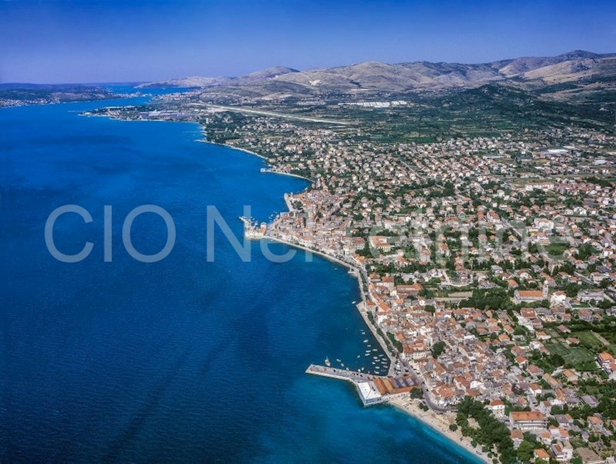 Kaštela, grande terreno edificabile, in vendita