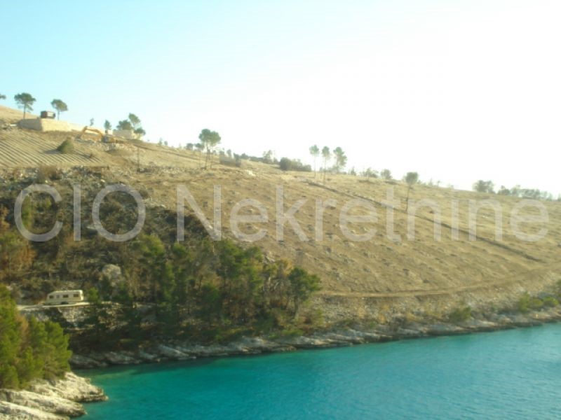 Dalmazia, isola di Brac terreno vendita