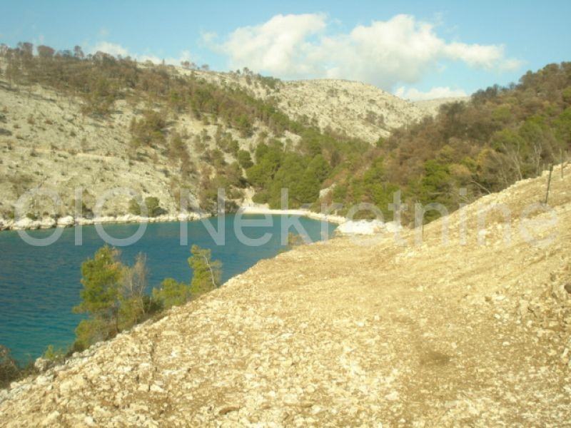 Dalmazia, isola di Brac terreno vendita