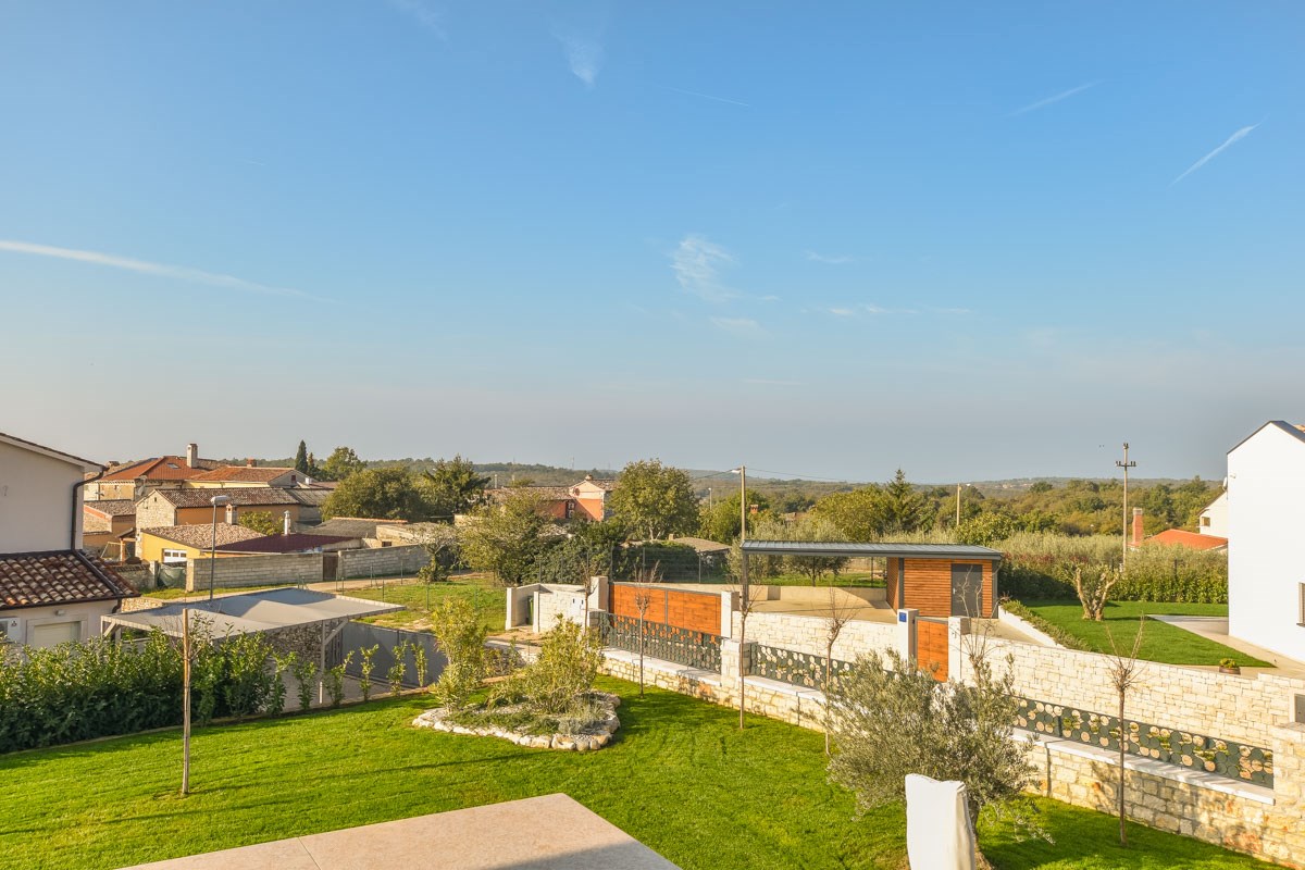 Una villa moderna con piscina e un ampio giardino!! ID1254