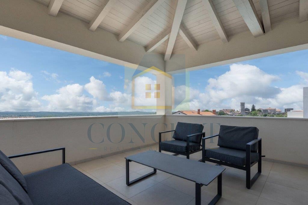 Poreč, Sveti Lovreč, Casa con piscina e vista mare, 12 km dal mare