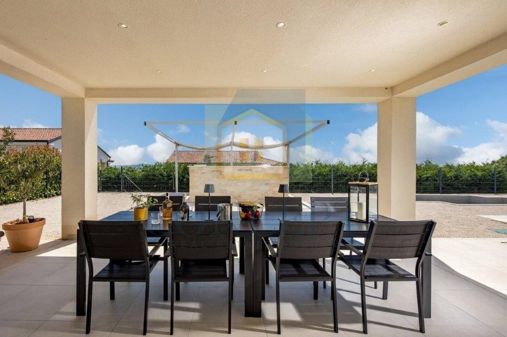 Poreč, Sveti Lovreč, Casa con piscina e vista mare, 12 km dal mare