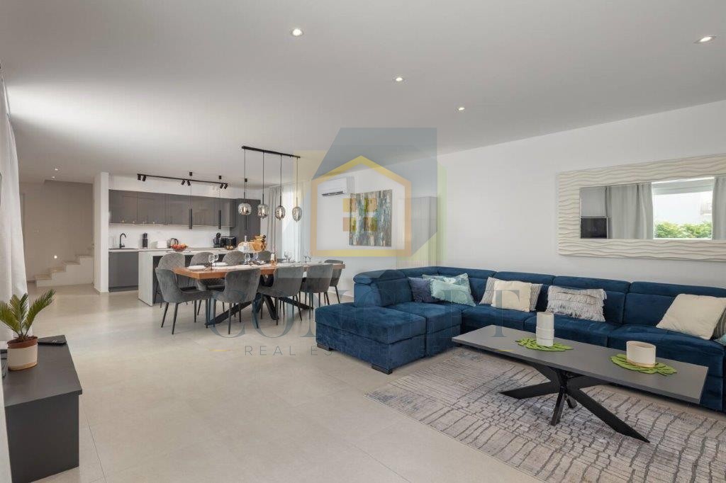 Poreč, Sveti Lovreč, Casa con piscina e vista mare, 12 km dal mare