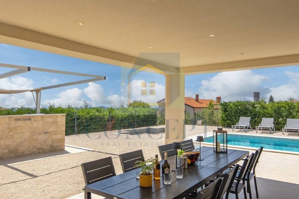 Poreč, Sveti Lovreč, Casa con piscina e vista mare, 12 km dal mare