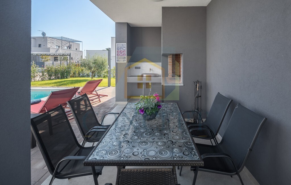 Poreč, dintorni, Moderna villa di lusso con piscina, 12 km dal mare
