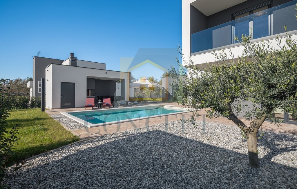Poreč, dintorni, Moderna villa di lusso con piscina, 12 km dal mare