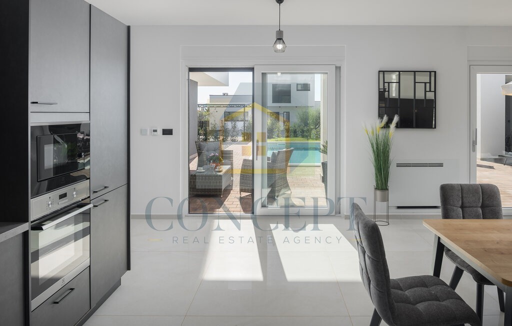 Poreč, dintorni, Moderna villa di lusso con piscina, 12 km dal mare