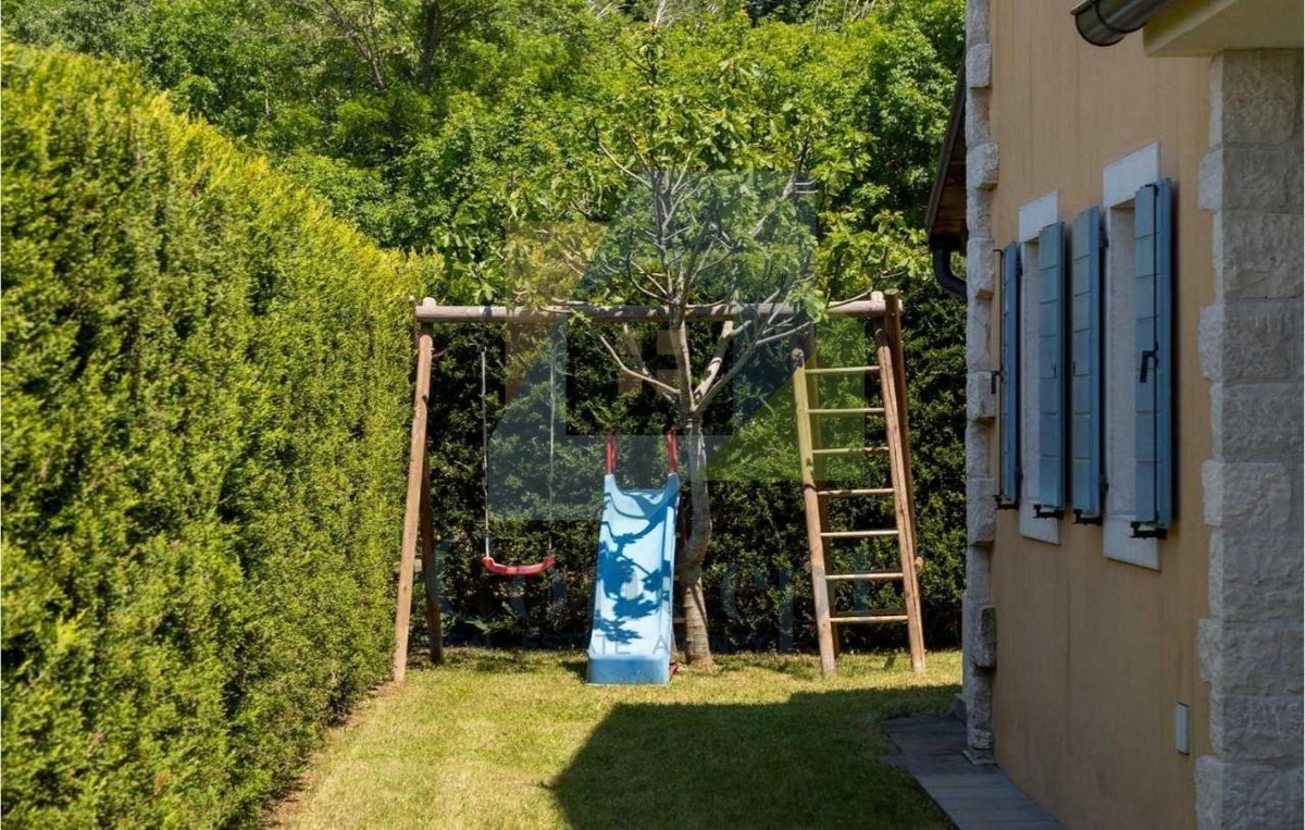 Poreč, dintorni, casa in pietra, indipendente con piscina e vista mare