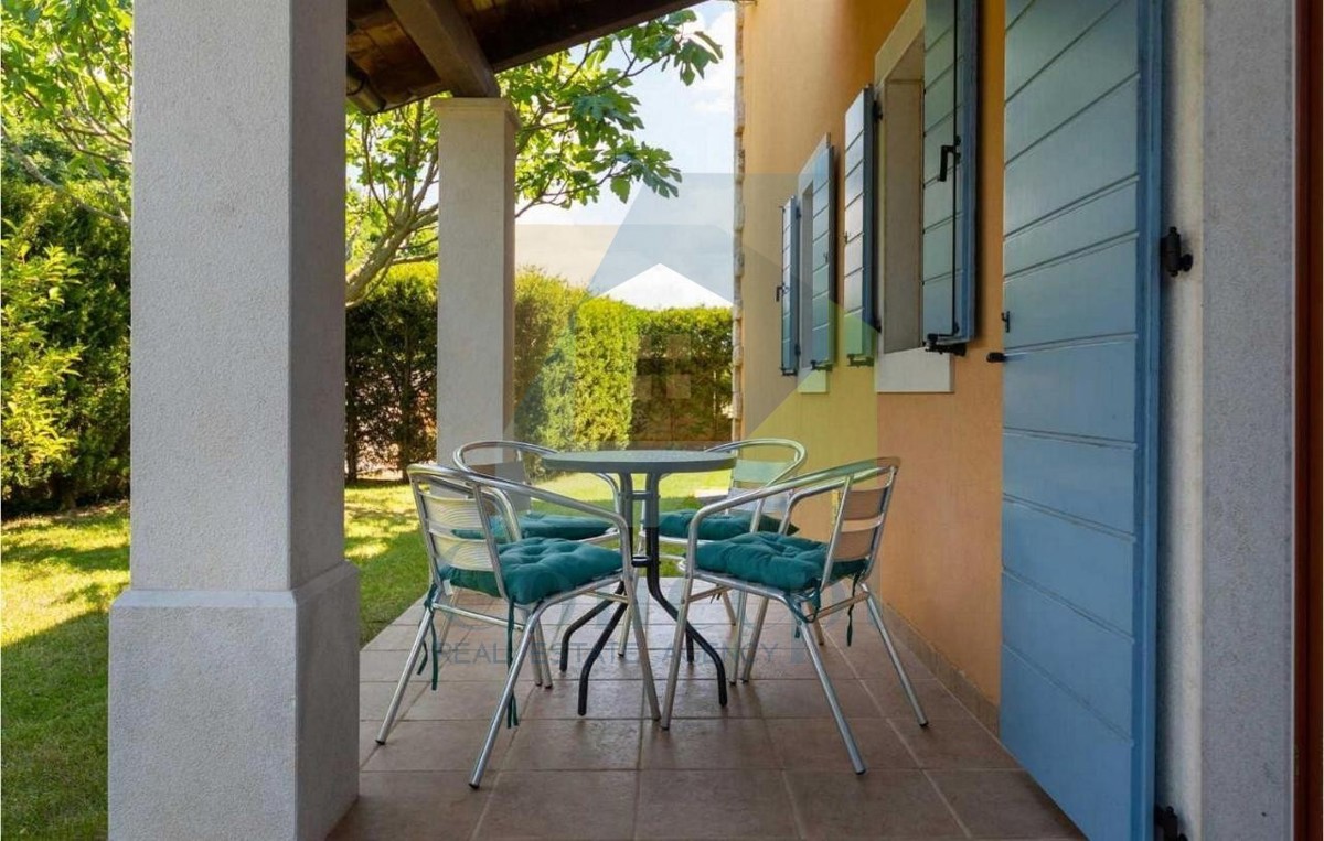 Poreč, dintorni, casa in pietra, indipendente con piscina e vista mare