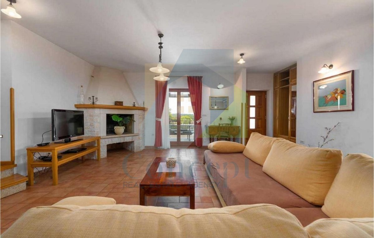 Poreč, dintorni, casa in pietra, indipendente con piscina e vista mare