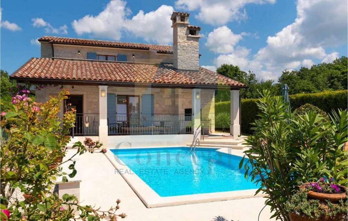 Poreč, dintorni, casa in pietra, indipendente con piscina e vista mare