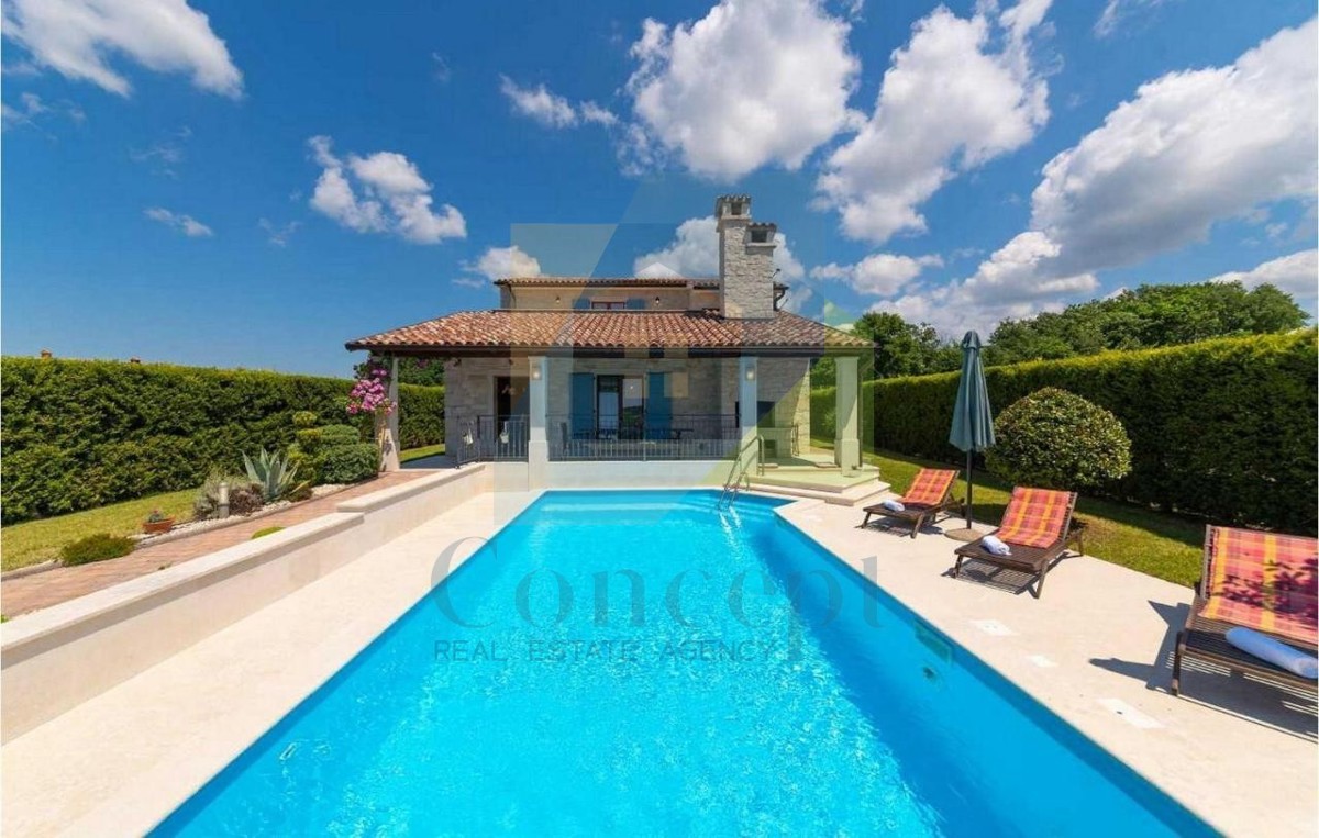 Poreč, dintorni, casa in pietra, indipendente con piscina e vista mare