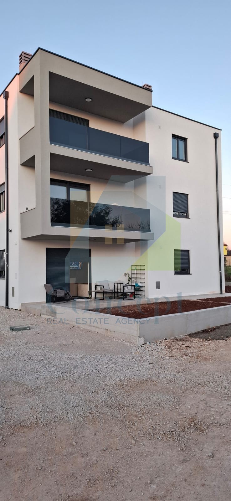 Umag, zona circostante, Ampio appartamento al secondo piano con vista mare, 2 km dal mare