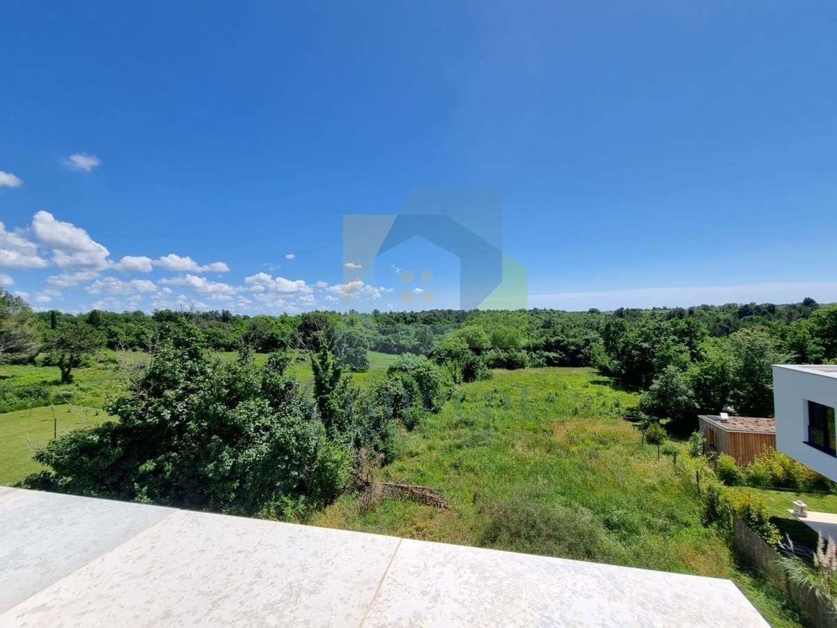 Poreč, dintorni, Appartamento al 1° piano con 3 camere da letto e terrazza sul tetto, a 1 km dal mare