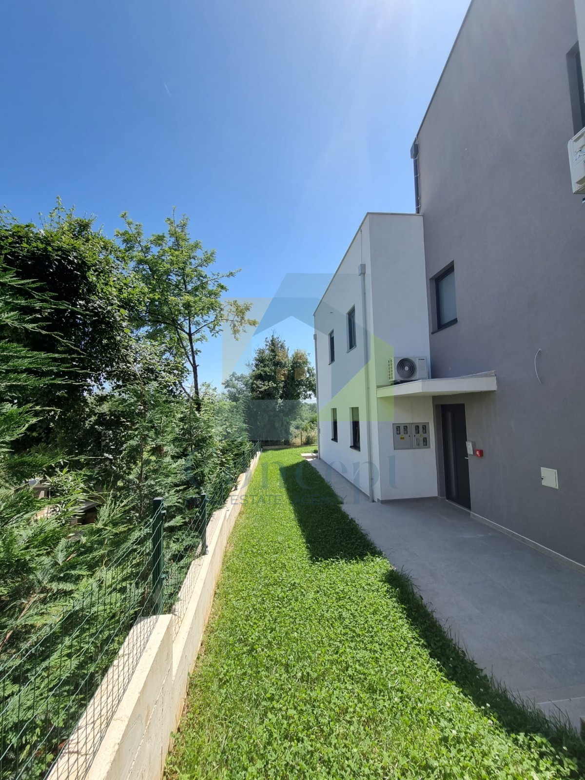 Poreč, dintorni, Appartamento al 1° piano con 3 camere da letto e terrazza sul tetto, a 1 km dal mare