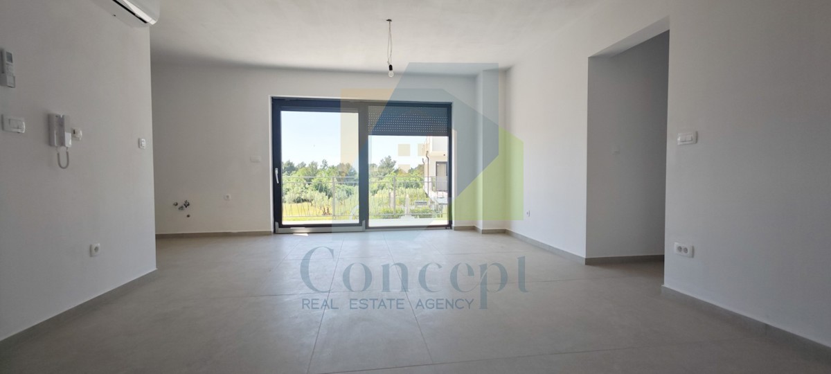 Poreč, dintorni, Appartamento al 1° piano con 3 camere da letto e terrazza sul tetto, a 1 km dal mare