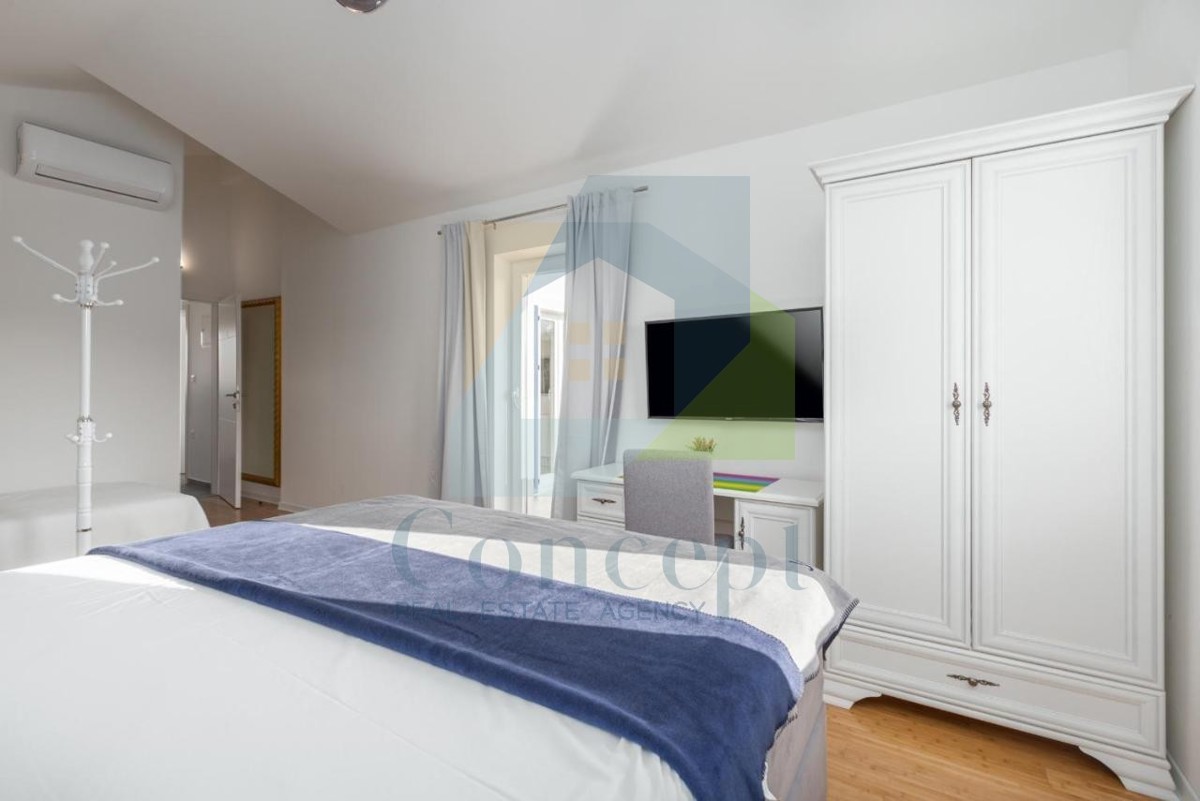 Poreč, dintorni, Incantevole villa con piscina in posizione tranquilla, 3 km dal mare