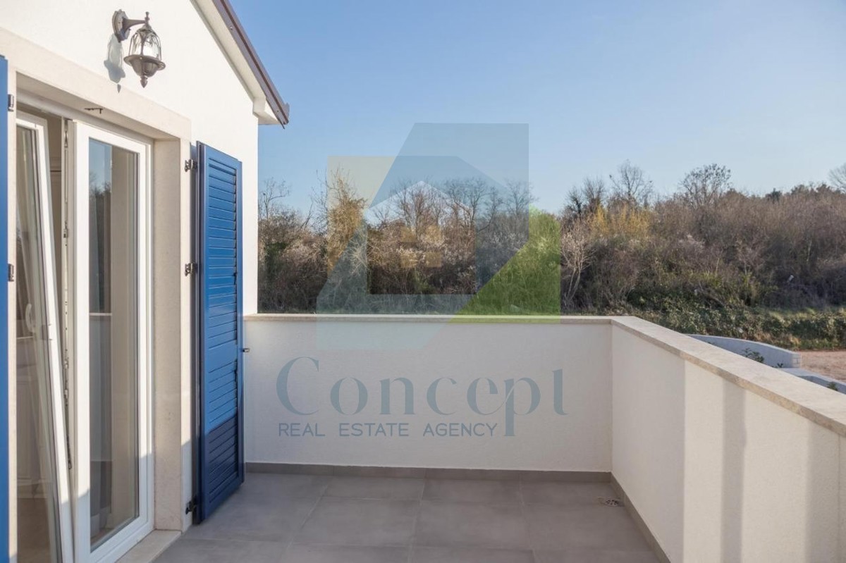 Poreč, dintorni, Incantevole villa con piscina in posizione tranquilla, 3 km dal mare