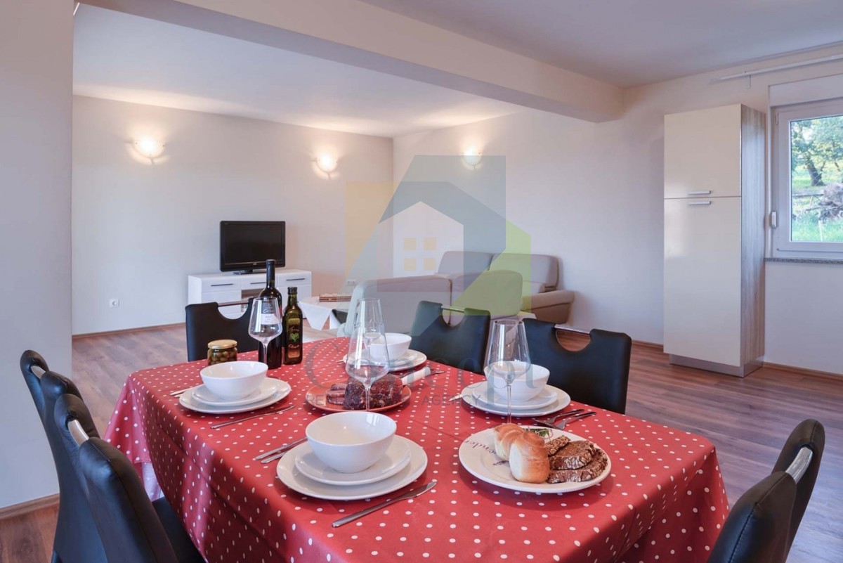 Poreč, dintorni, Casa con piscina e vista mare, 10 km dal mare