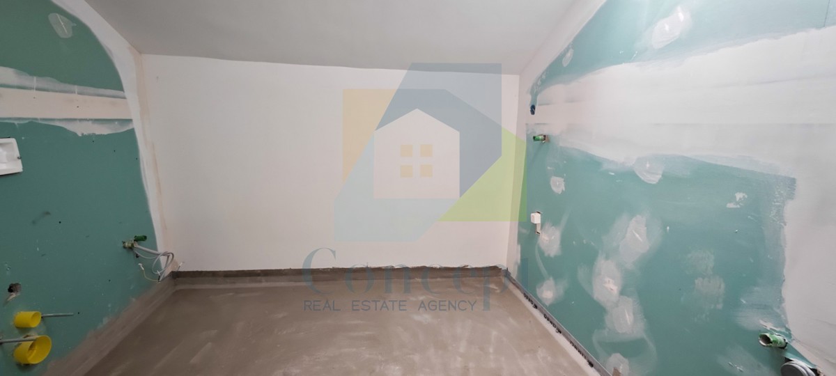 Poreč, centro, Casa da ristrutturare nel nucleo storico della città, a 40 m dal mare.