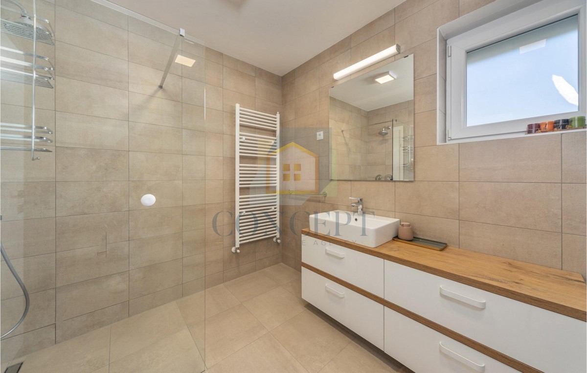 Poreč, dintorni, Splendida casa con piscina in posizione tranquilla, a 5 km dal mare