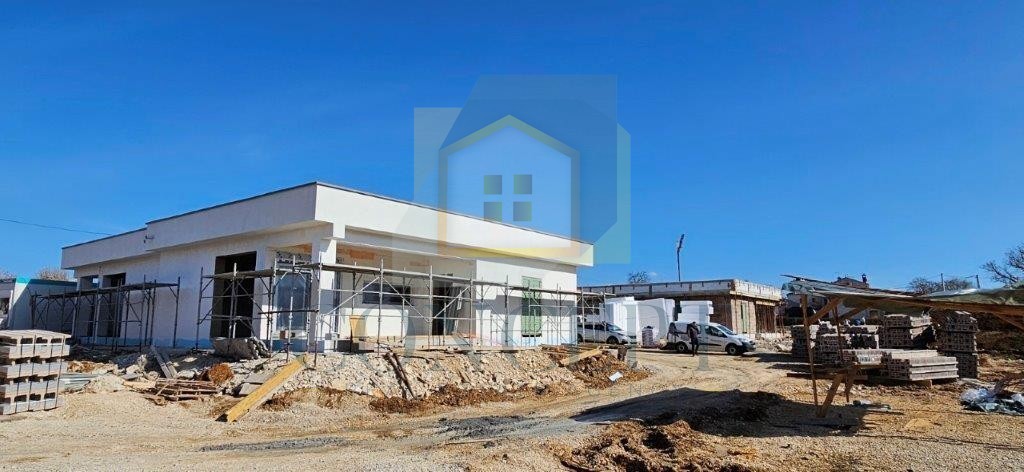 Poreč, dintorni, Casa a pianterreno con piscina in posizione tranquilla, 5 km dal mare