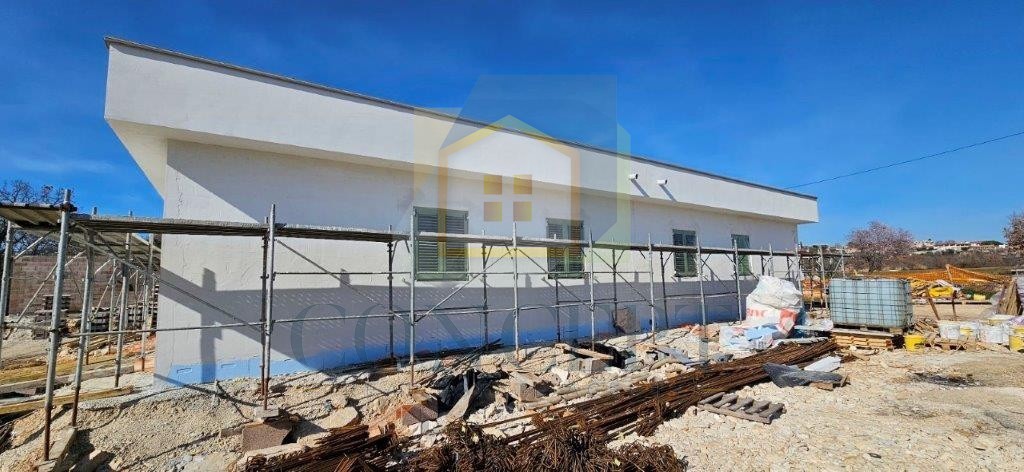 Poreč, dintorni, Casa a pianterreno con piscina in posizione tranquilla, 5 km dal mare