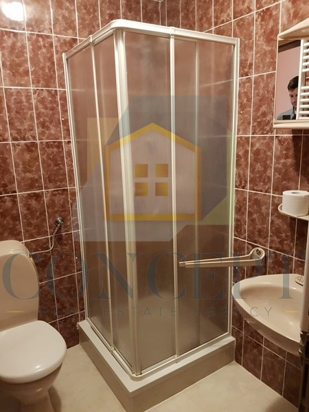 Poreč, centro più ampio, Casa appartamenti con 4 unità abitative e piscina, 800 m dal mare