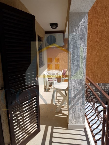 Poreč, centro più ampio, Casa appartamenti con 4 unità abitative e piscina, 800 m dal mare