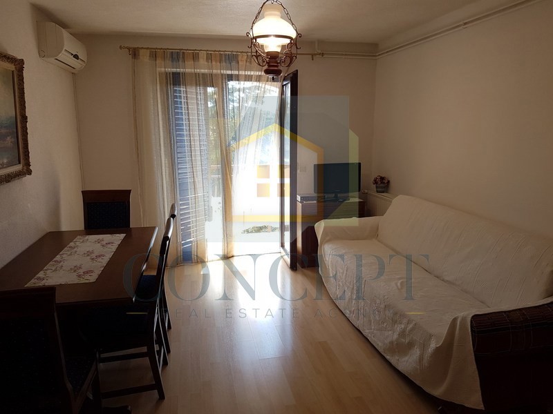 Poreč, centro più ampio, Casa appartamenti con 4 unità abitative e piscina, 800 m dal mare