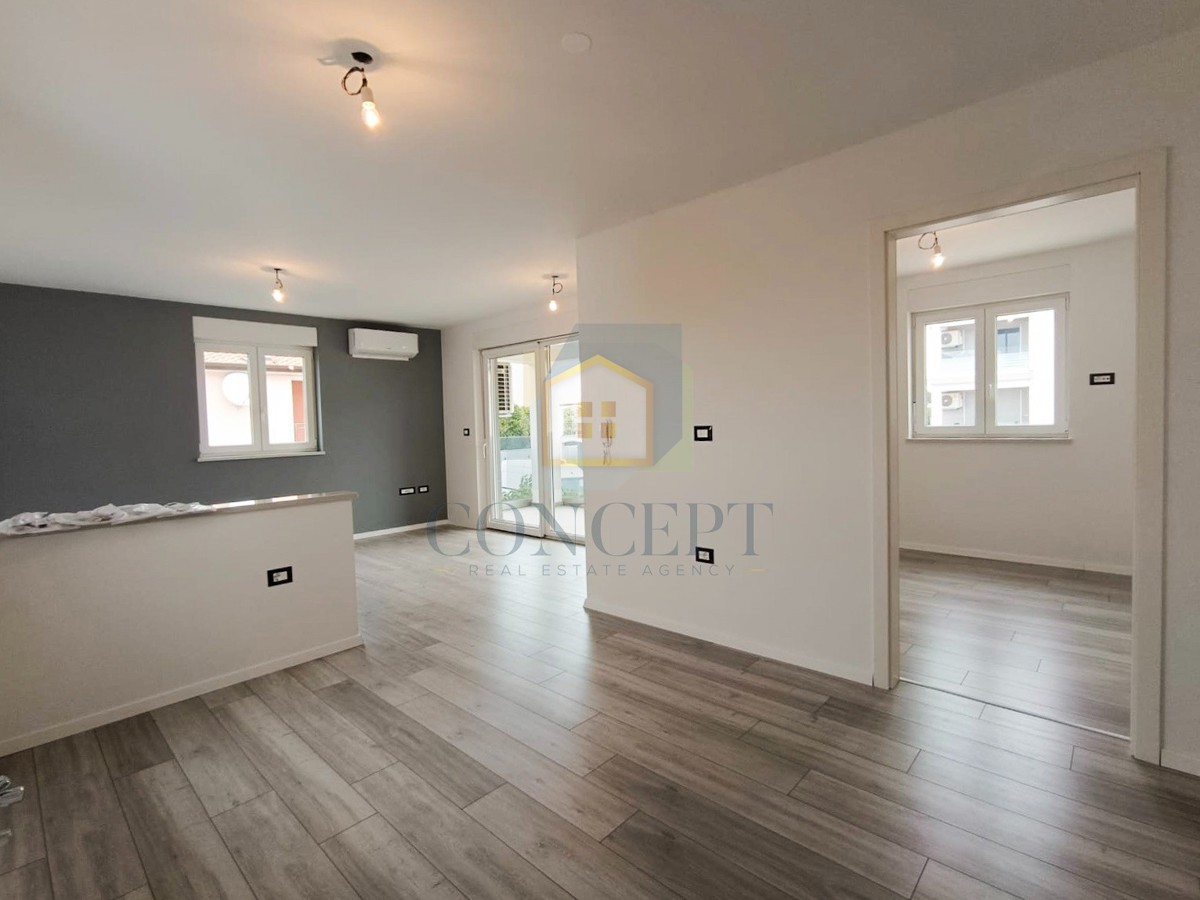 Poreč, dintorni, Appartamento al 2° piano con 2 camere da letto, a 7 km dal mare