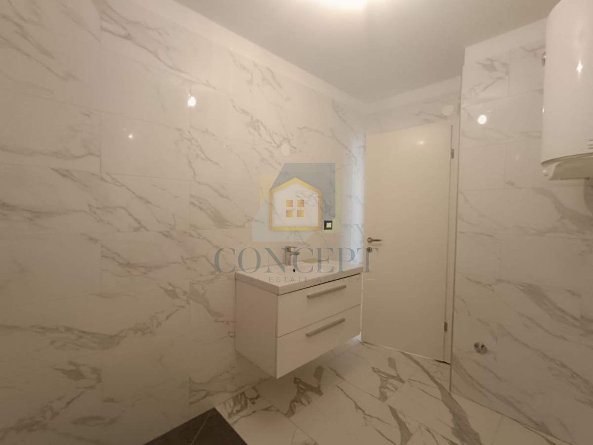 Poreč, dintorni, Appartamento al 2° piano con 2 camere da letto, a 7 km dal mare