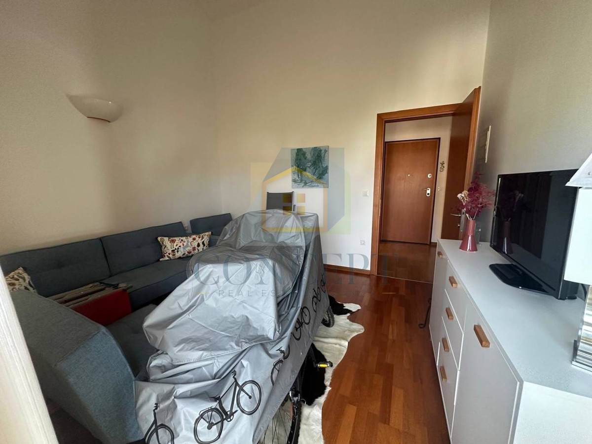 Poreč, Tar-Vabriga, Appartamento al 1° piano suddiviso in 2 unità, 1500 m dal mare