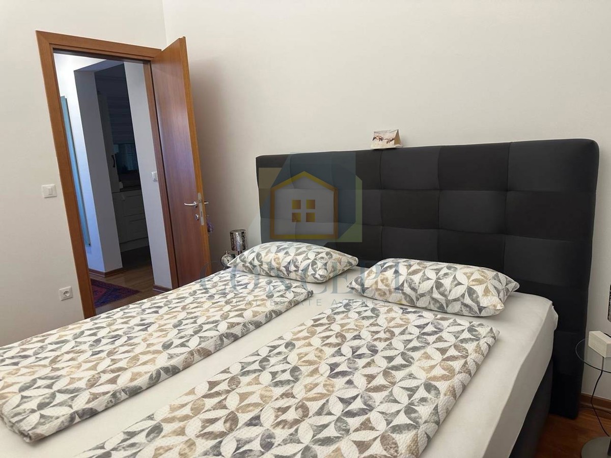 Poreč, Tar-Vabriga, Appartamento al 1° piano suddiviso in 2 unità, 1500 m dal mare