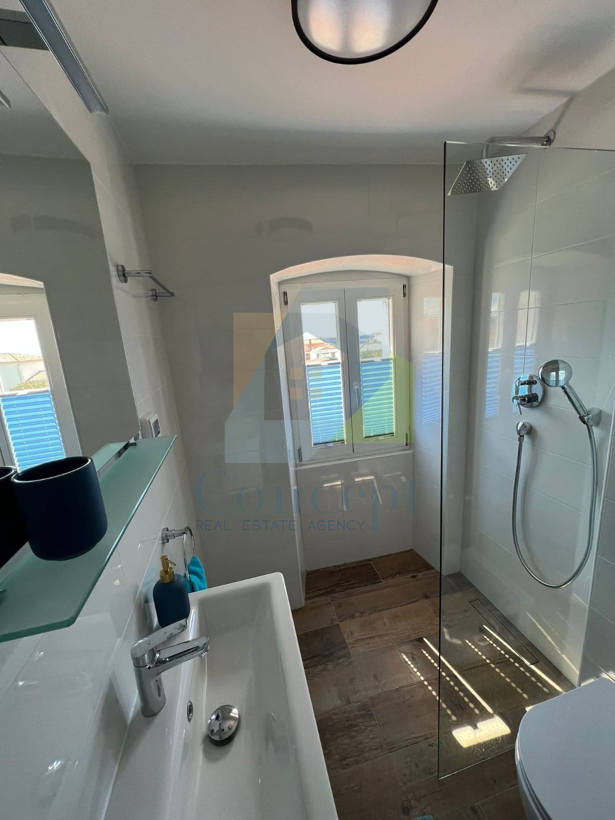 Poreč, dintorni, Ristrutturata casa in pietra a schiera con vista mare