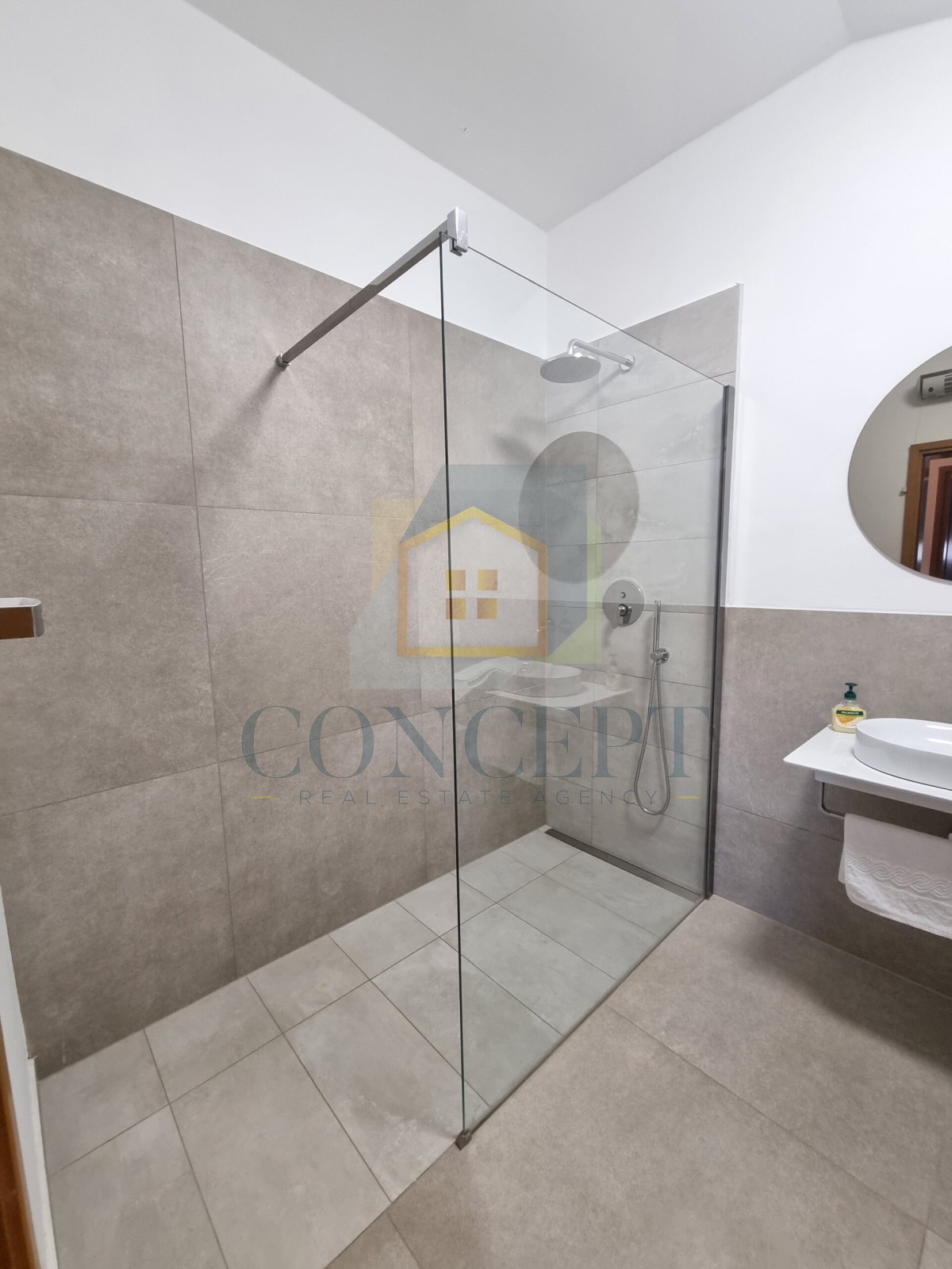 Poreč, dintorni, Casa indipendente con piscina in posizione tranquilla, 12 km dal mare