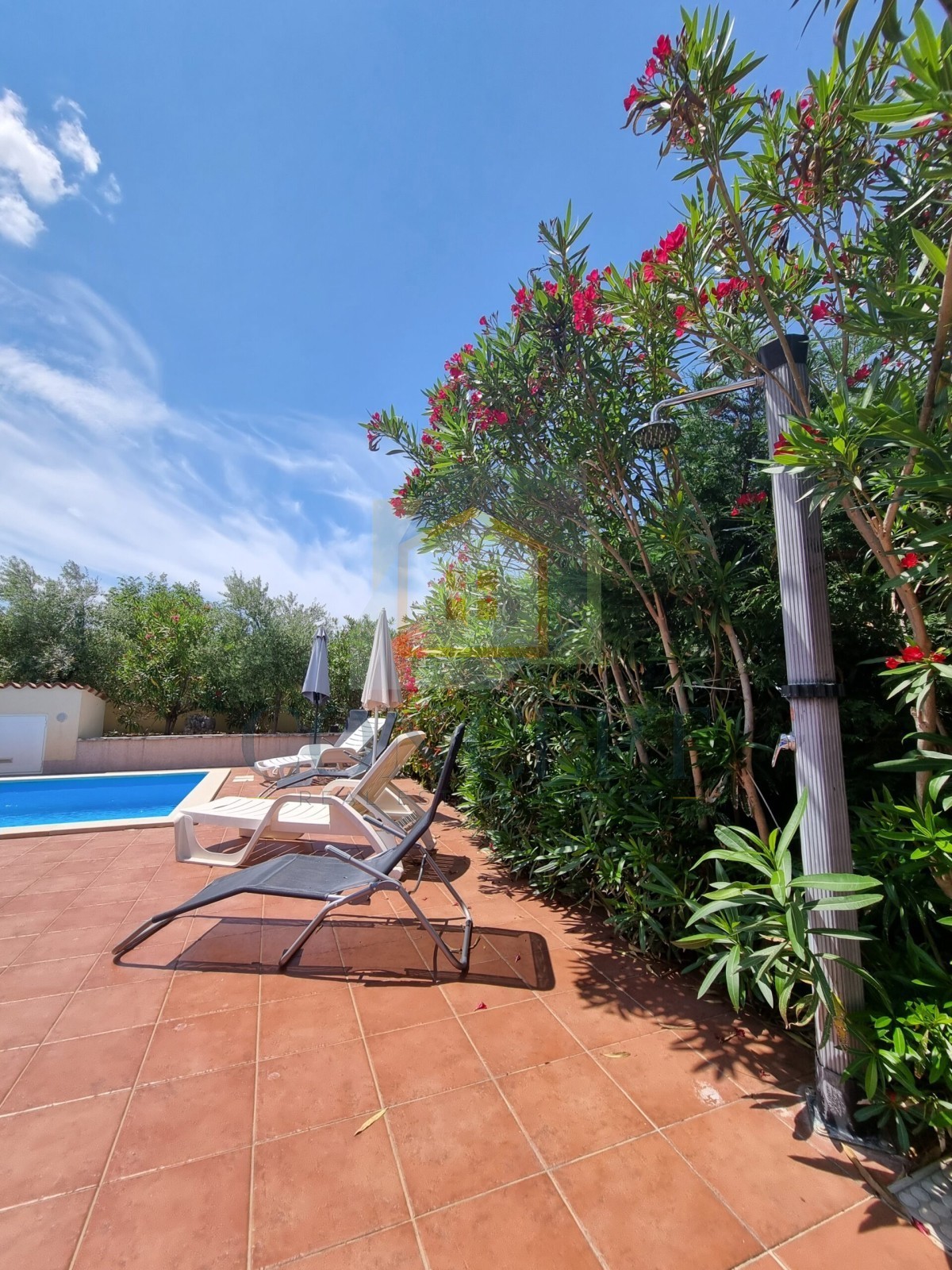 Poreč, dintorni, Casa indipendente con piscina in posizione tranquilla, 12 km dal mare