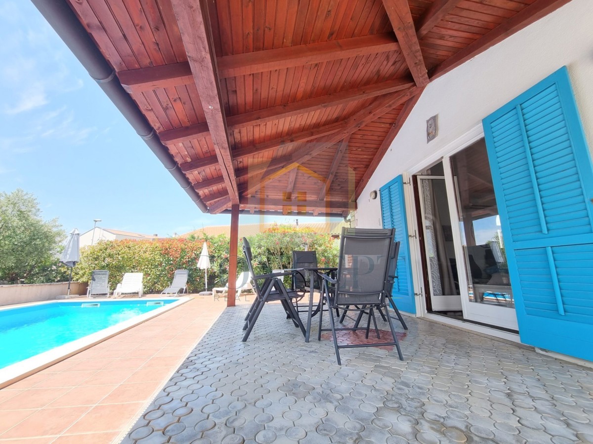 Poreč, dintorni, Casa indipendente con piscina in posizione tranquilla, 12 km dal mare