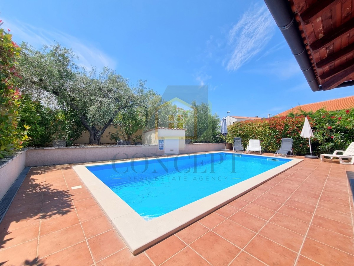 Poreč, dintorni, Casa indipendente con piscina in posizione tranquilla, 12 km dal mare