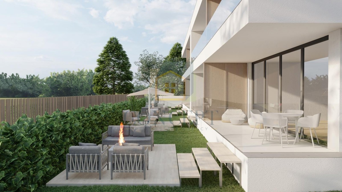 Rovinj, dintorni, Appartamento al piano terra con giardino, 10 km dal mare