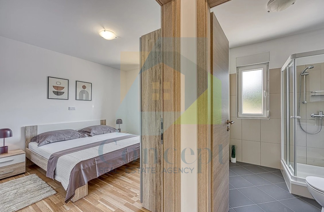 Poreč, dintorni, Casa indipendente con piscina in posizione tranquilla