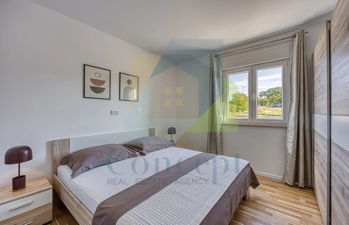 Poreč, dintorni, Casa indipendente con piscina in posizione tranquilla