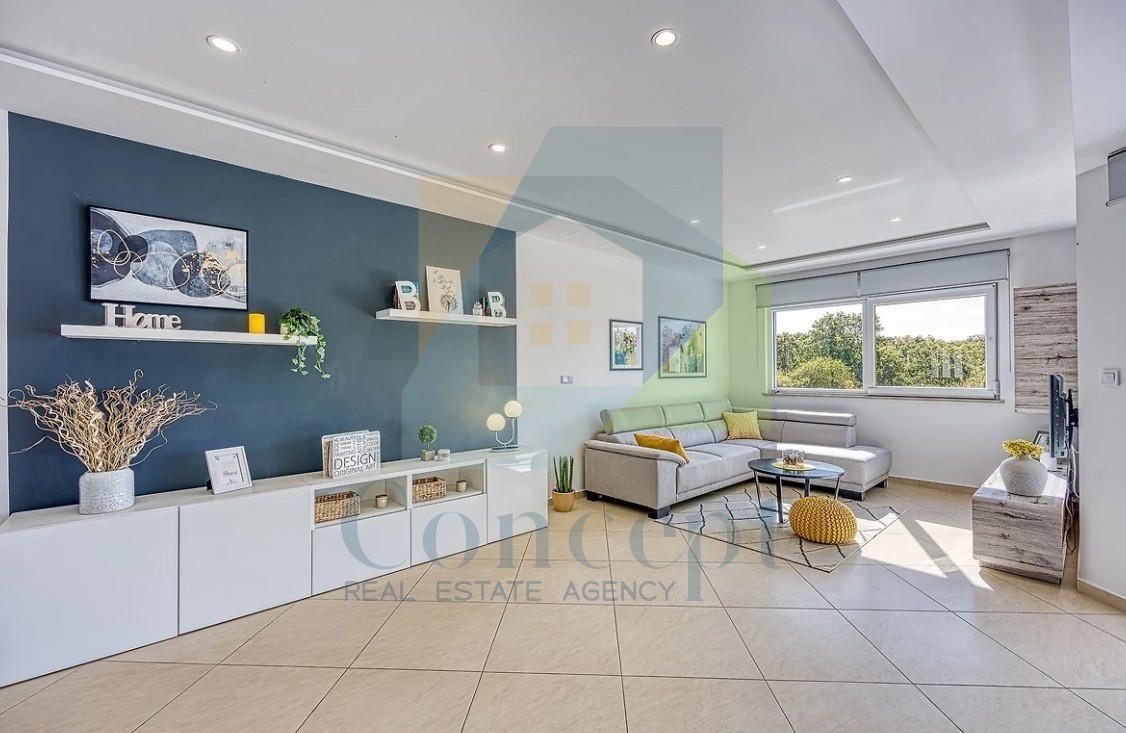 Poreč, dintorni, Casa indipendente con piscina in posizione tranquilla