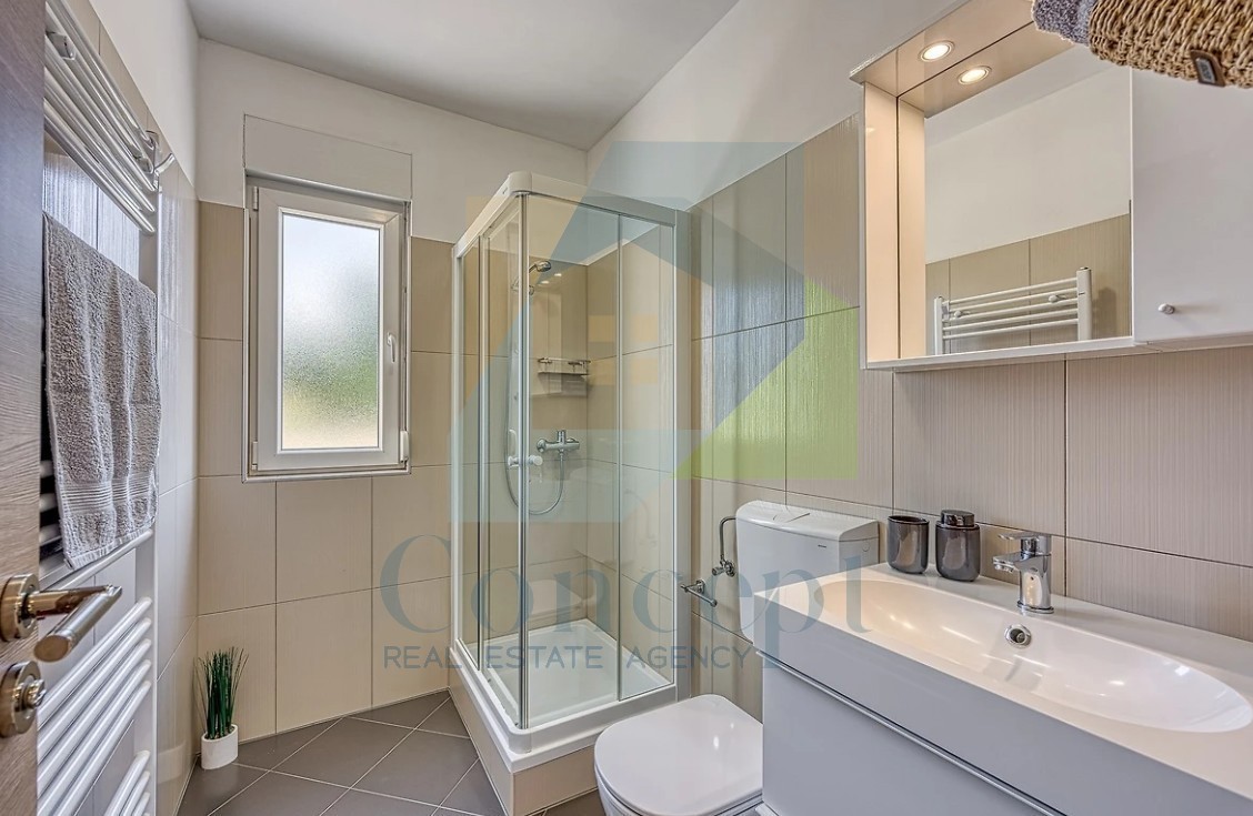 Poreč, dintorni, Casa indipendente con piscina in posizione tranquilla