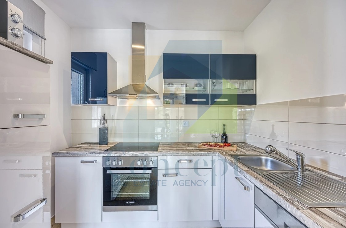 Poreč, dintorni, Casa indipendente con piscina in posizione tranquilla