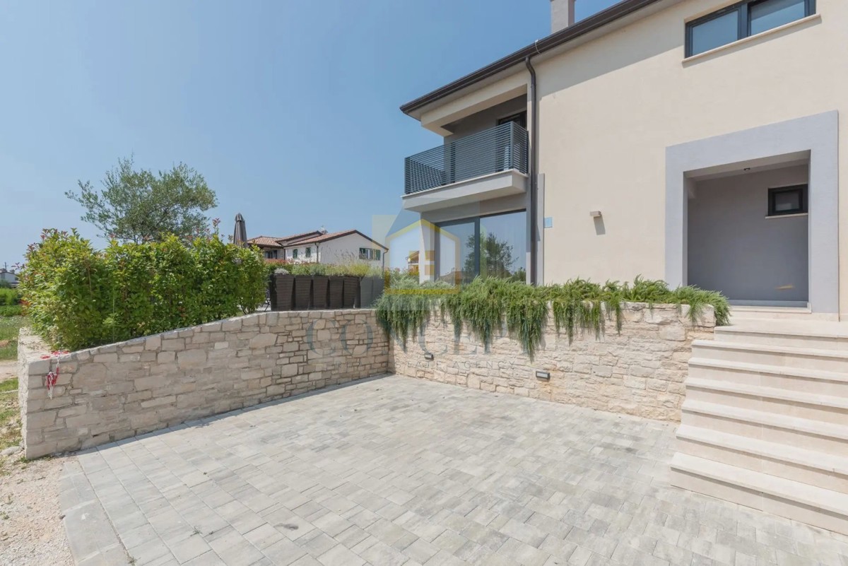 Novigrad, dintorni, Moderna casa bifamiliare con piscina, 8 km dal mare