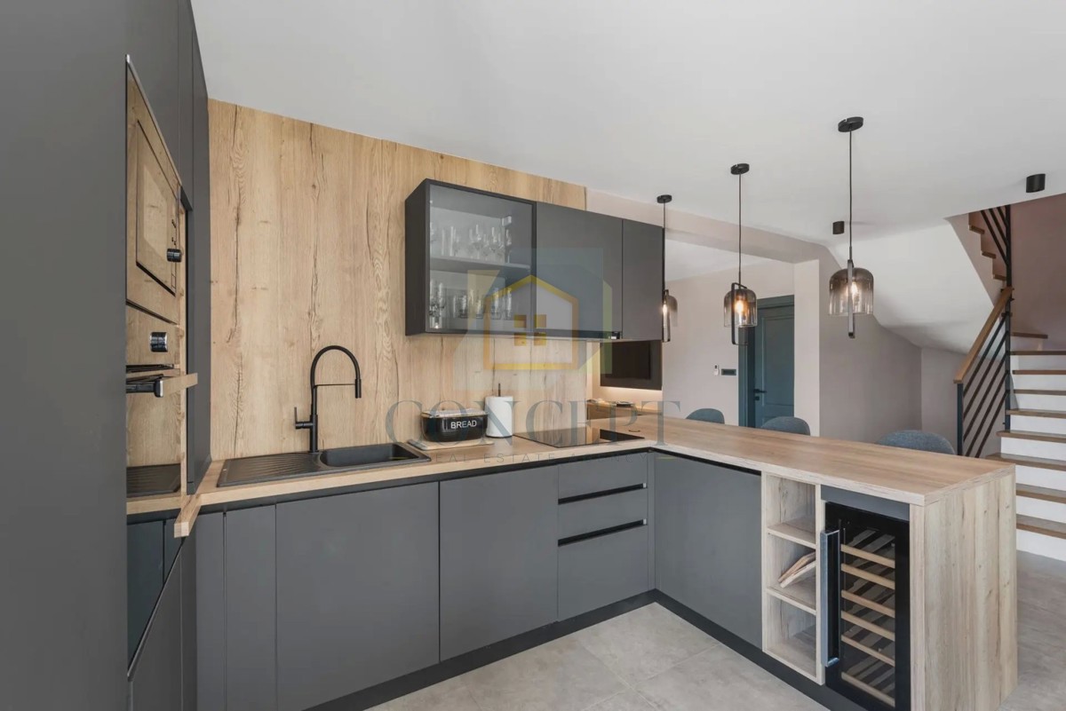 Novigrad, dintorni, Moderna casa bifamiliare con piscina, 8 km dal mare