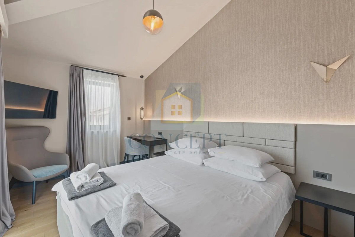 Novigrad, dintorni, Moderna casa bifamiliare con piscina, 8 km dal mare