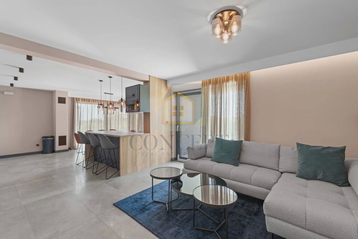 Novigrad, dintorni, Moderna casa bifamiliare con piscina, 8 km dal mare