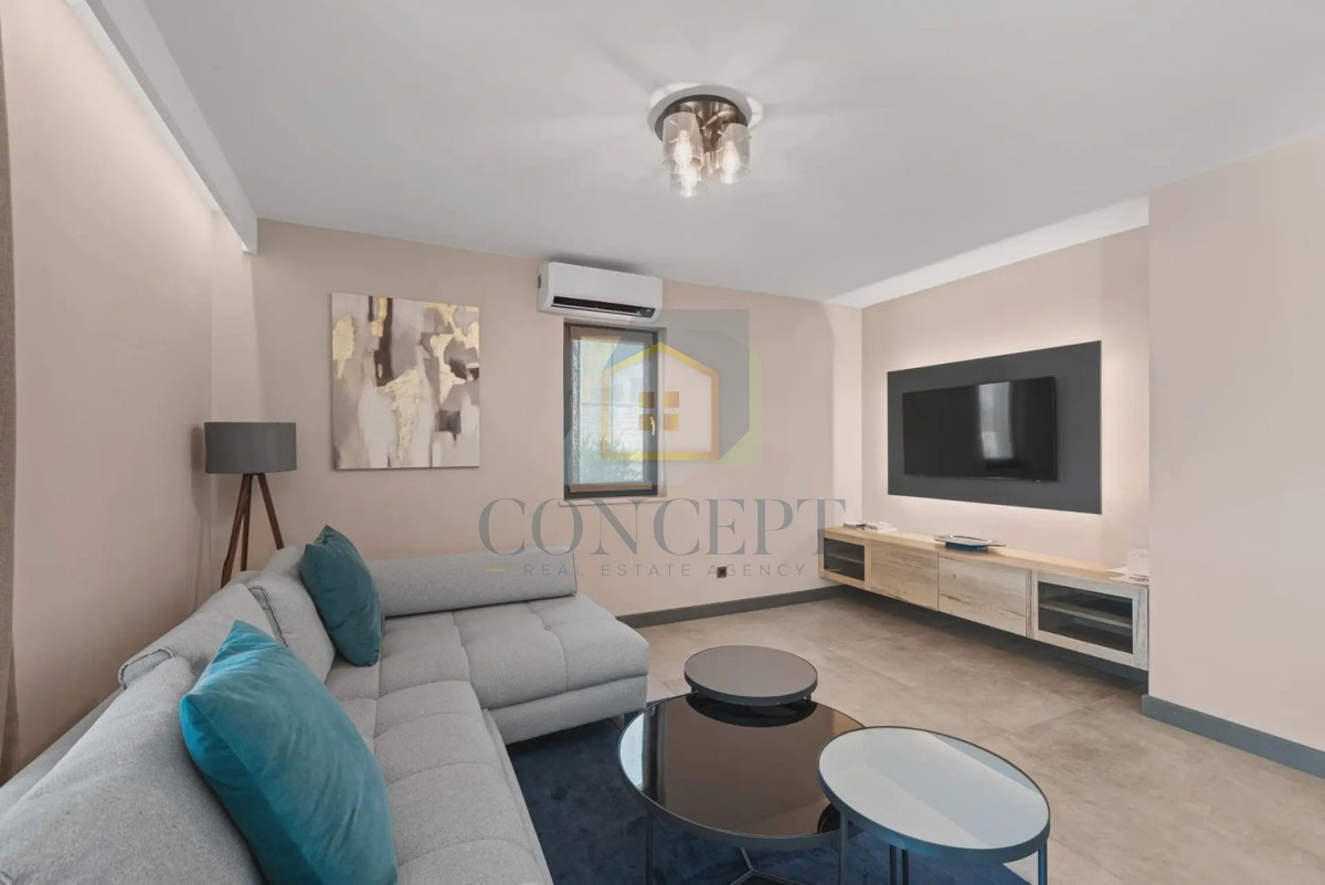 Novigrad, dintorni, Moderna casa bifamiliare con piscina, 8 km dal mare